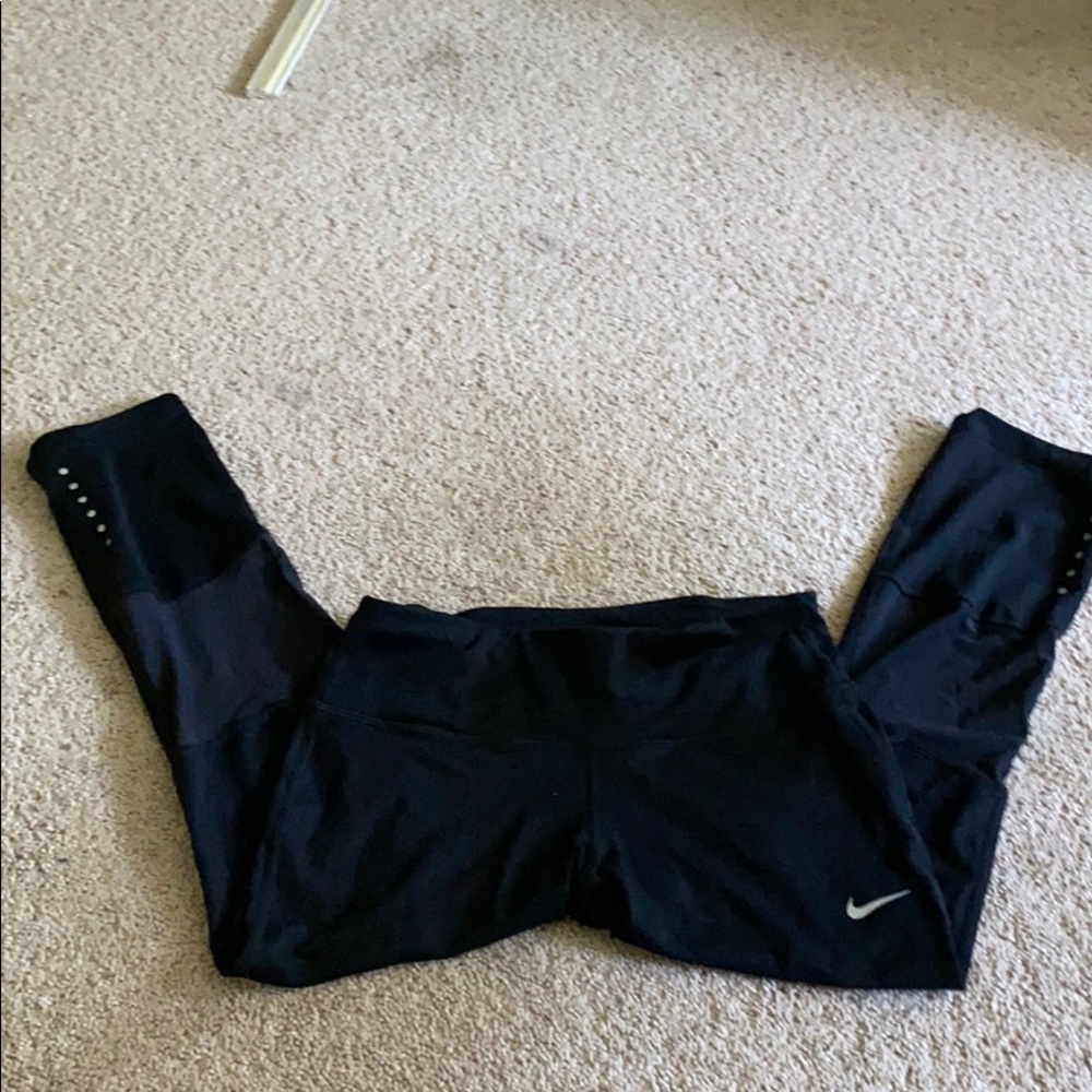 NIKE MID CALF CROPPED LEGGINGS